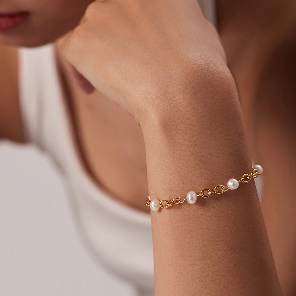 Selma Pearl Bracelet